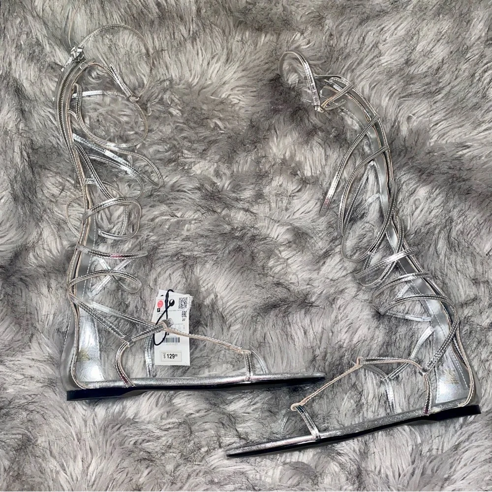 ZARA Leather Gladiator Sandals - Picture 9 of 13